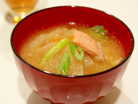 鮭のアラ入り 野菜たっぷり味噌汁 レシピ 作り方 By はい 山田です 楽天レシピ 鮭のアラ入り 野菜たっぷり味噌汁 レシピ 作り方 By はい 山田です 楽天レシピ